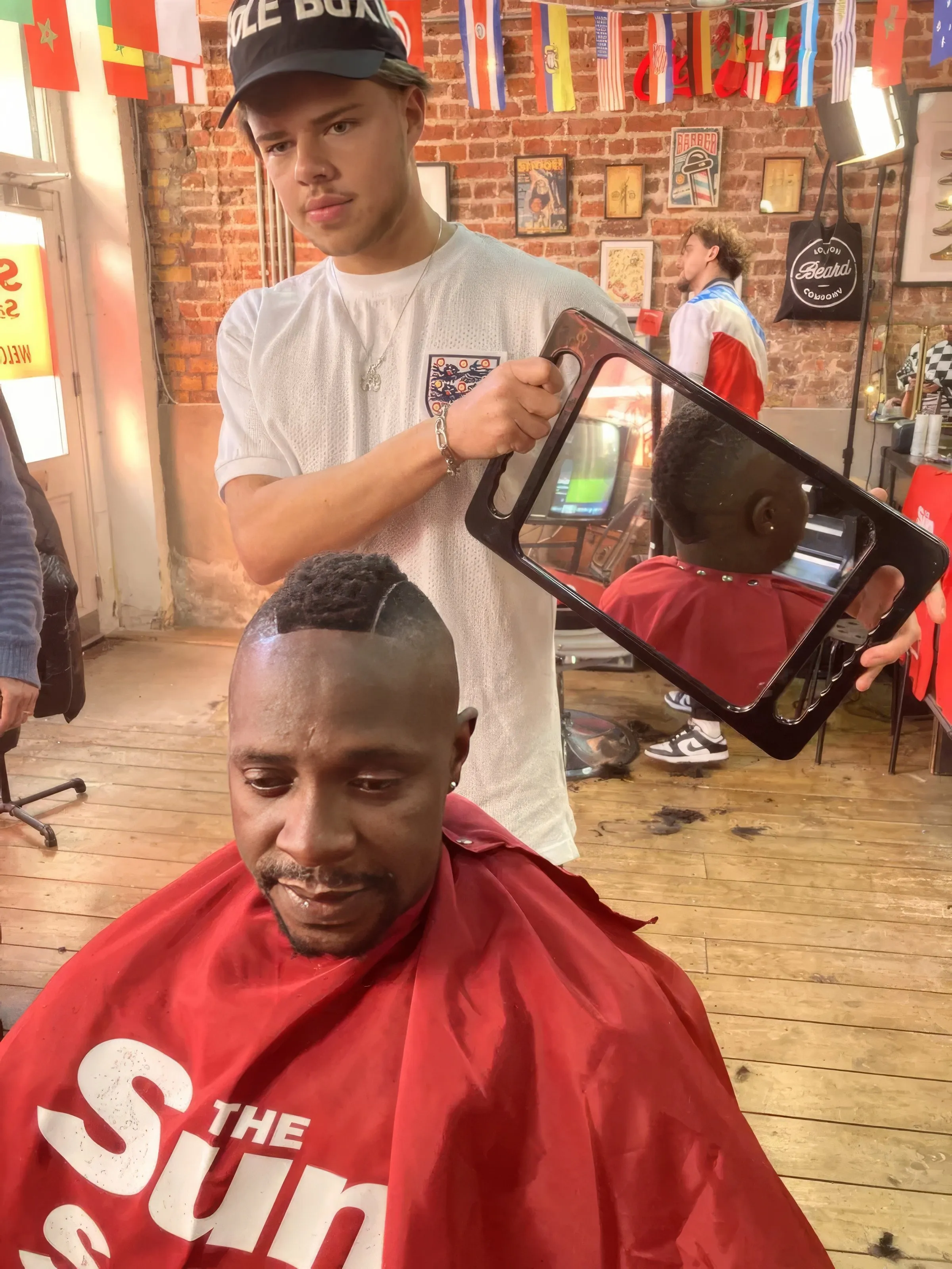 The Sun — Hair Salon, image 2