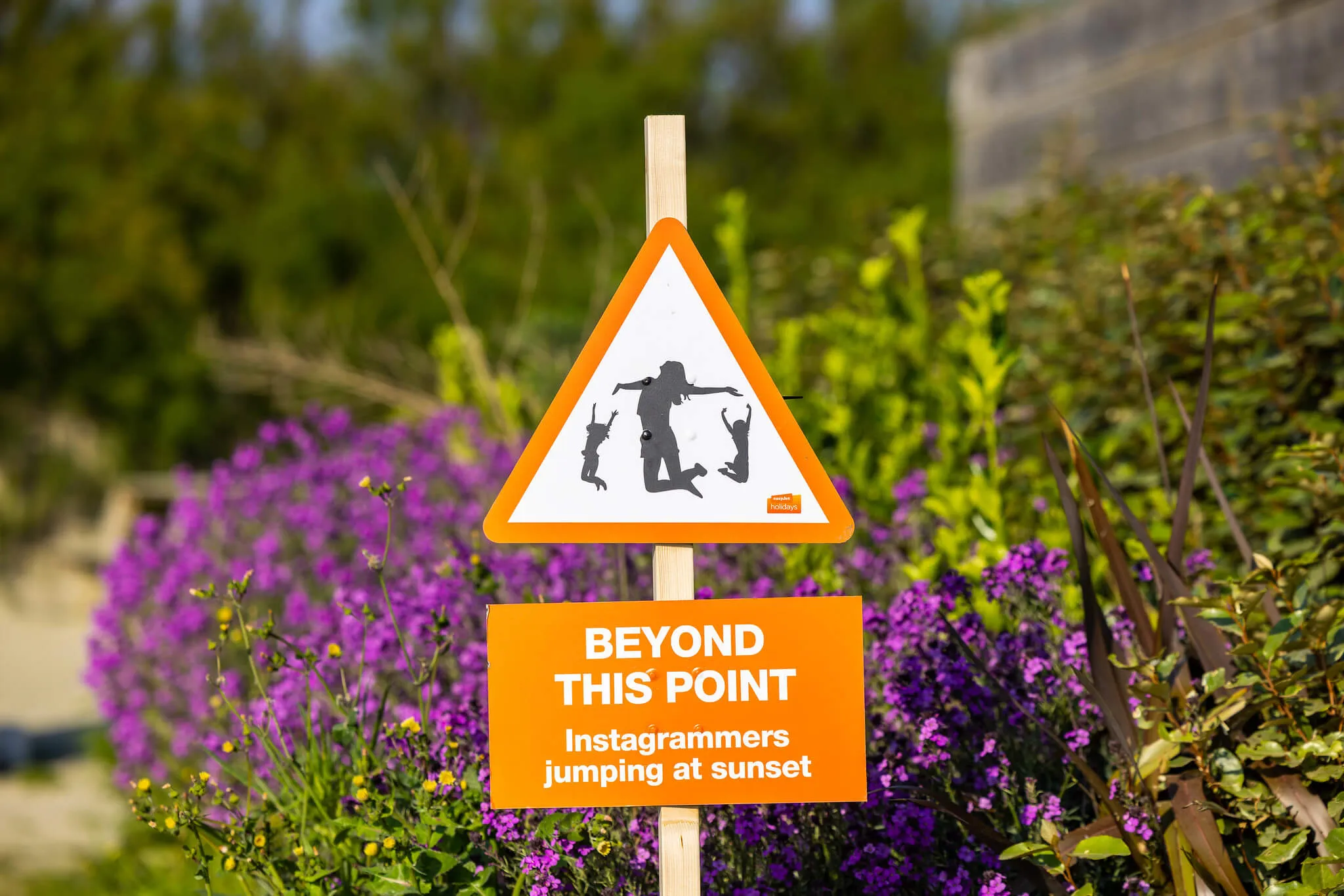 EasyJet Holidays — Nuisance signs, image 3